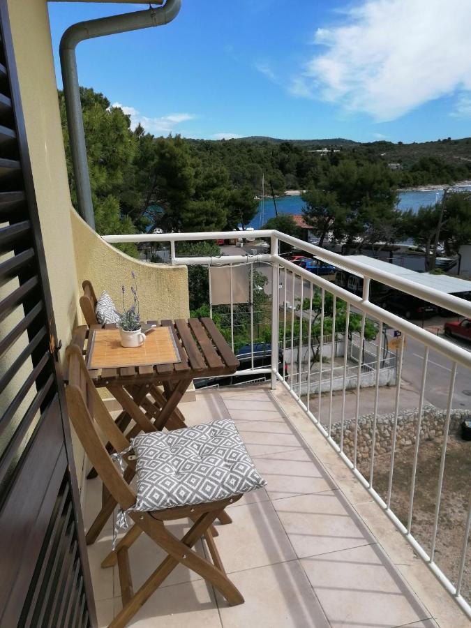 Apartment By The Beach Primosten Exterior photo